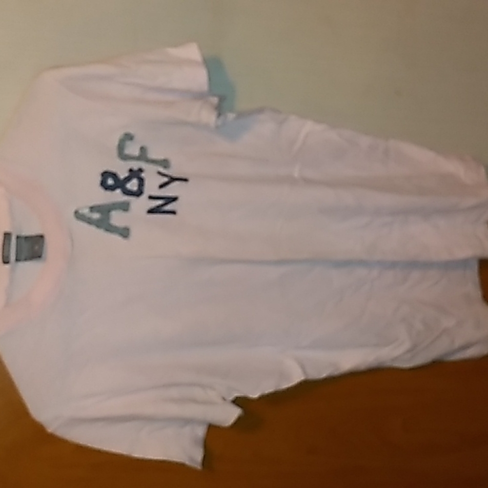 Abercrombie & Fitch tee light pink size MEDIUM.. Unisex..